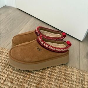 UGG Tan Suede Platfrom Tasman